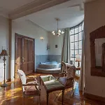 Mansion Dandi Royal Tango Hotel