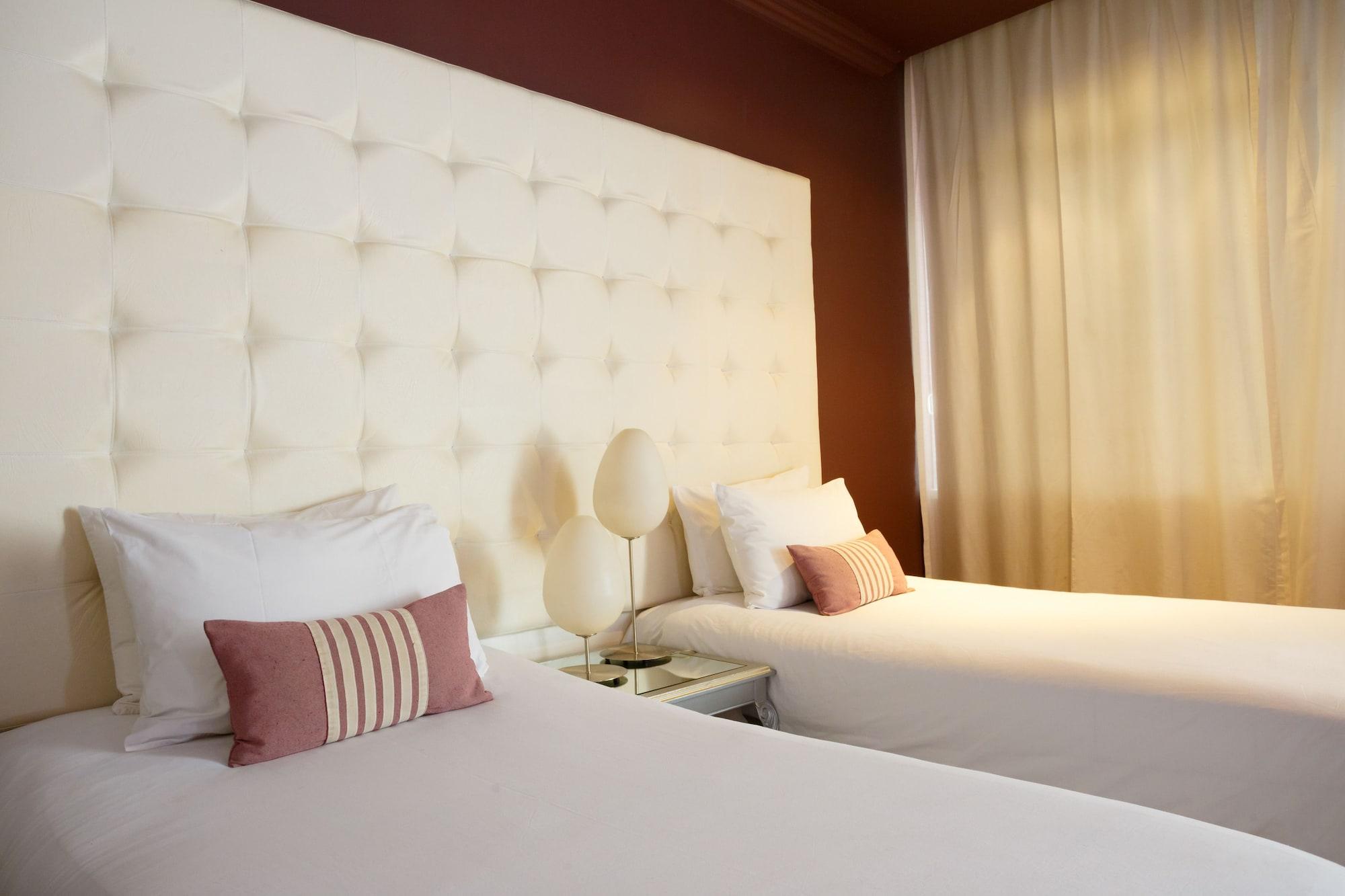 Unique Executive Hotel 4*