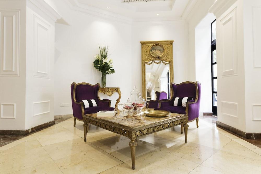 Hotel Unique Executive 4*