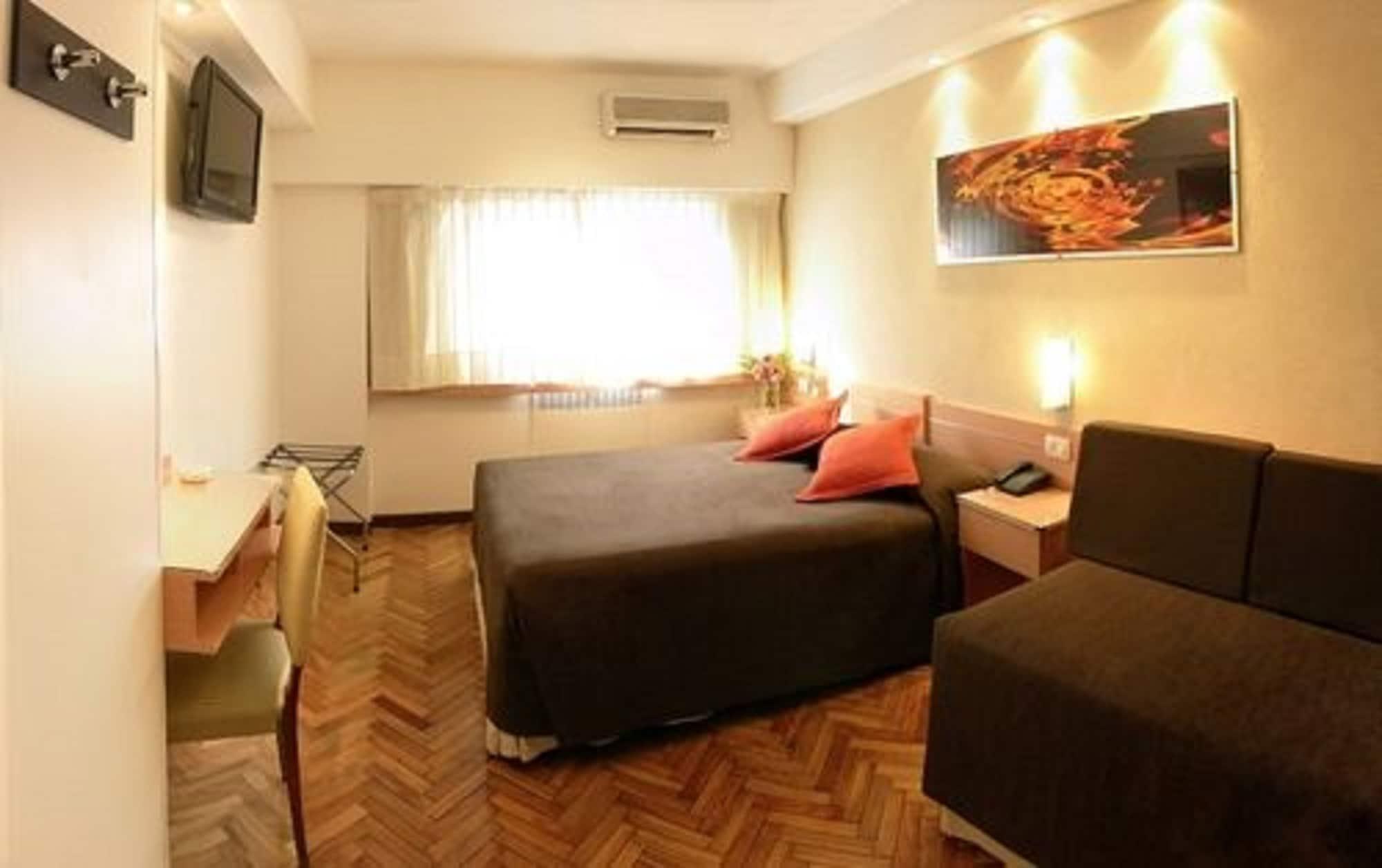 Sarmiento Palace 3*