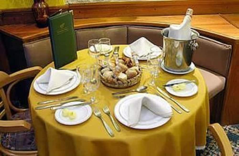 Hotel Sarmiento Palace