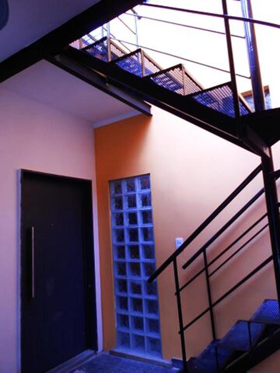 Apartamento Con Terraza 1 Piso Por Escalera