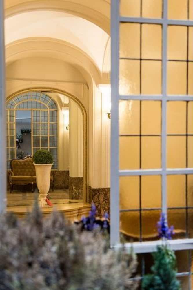Patios De Recoleta Hotel 2*