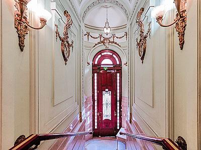 Mansion Dandi Royal Tango Hotel
