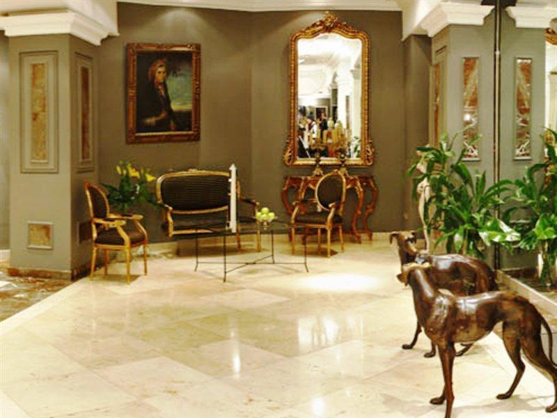 Hotel Unique Executive 4*