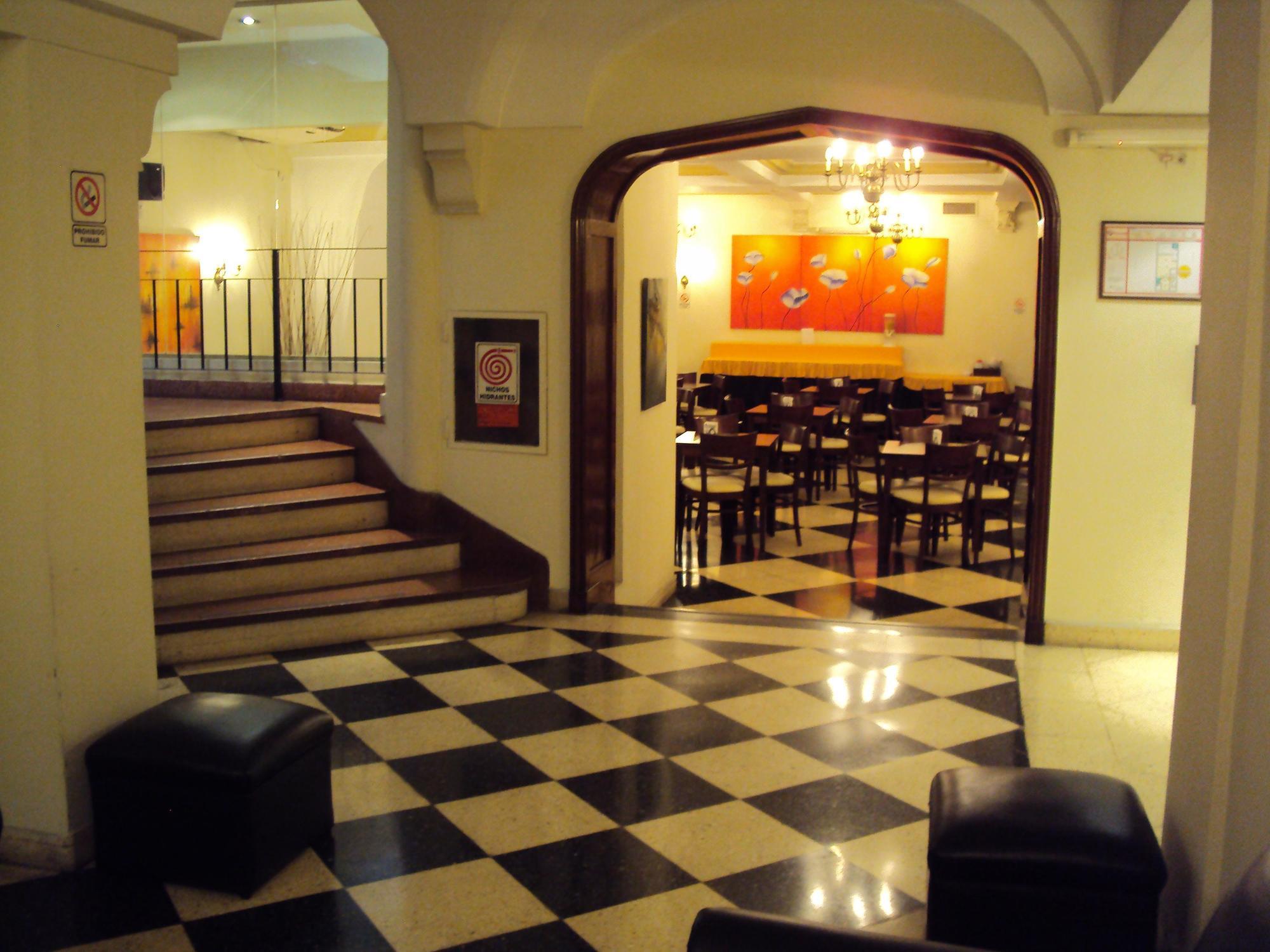 Promenade Hotel