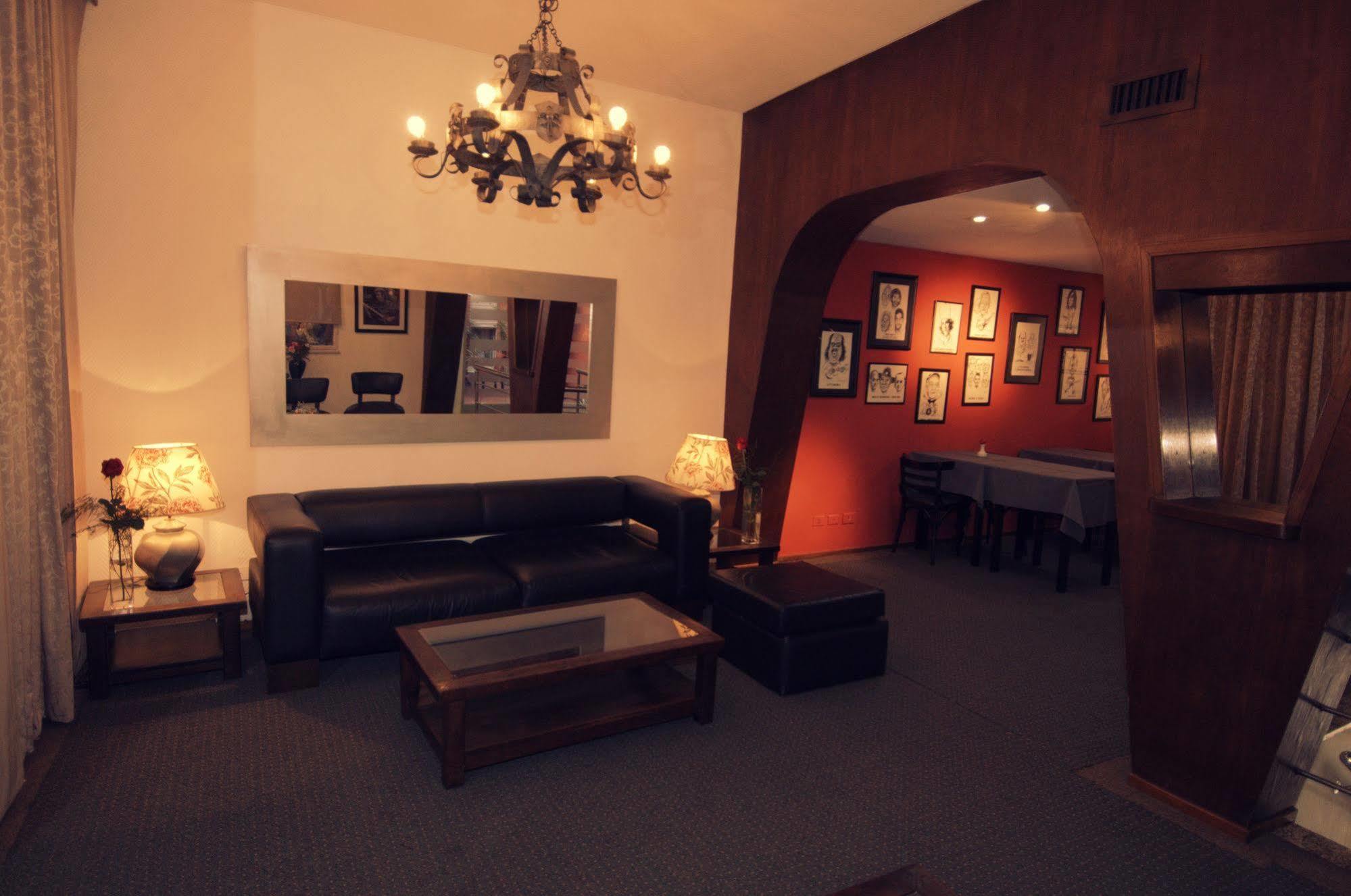 Hotel La Perla Ciudad Autónoma de Buenos Aires