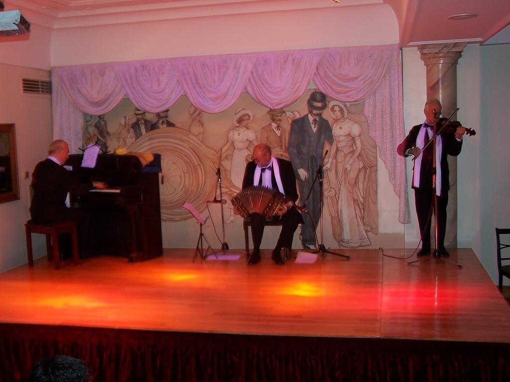 Mansion Dandi Royal Tango Hotel 4*