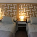 Muy Comodo Y Cerca De Todo, Ideal Para Jovenes !