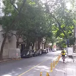 Muy cómodo y cerca de todo, ideal para jóvenes !