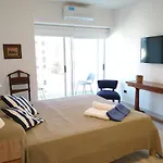 Elegante monoambiente estilo náutico
