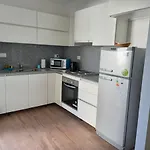 Departamento A Cuadras Del Hospital Italiano