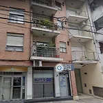 Studio luminoso con balcon en el centro, para 2 personas