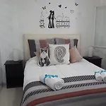 La Casita De Las Superguias