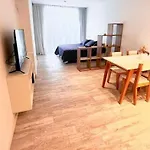 Moderno estudio, amplio y luminoso - zona Abasto.