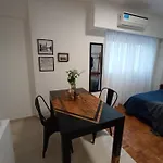 Departamento sobre la avenida 9 de julio