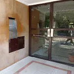 Departamento sobre la avenida 9 de julio