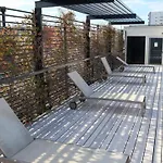 Lugar ideal con pileta , mucha vida alrededor