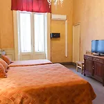 Hotel Reina