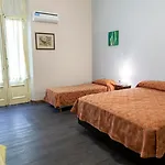 Hotel Reina