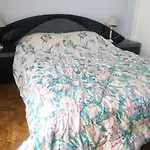 Para 4 huéspedes a 1 cuadra de Parque Centenerario. Zona hospitales