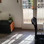 3 Ambientes Con Balcon Y Practico, Lindo Y Con Todo Cerca!