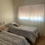 3 Amplios ambientes excelente ubicacion-Avenida Corrientes Almagro- Cerca de todo