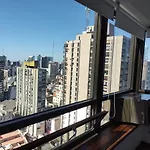Calle Corrientes, mirada al río!