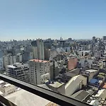 Calle Corrientes, mirada al río!
