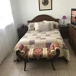 Habitaciones Privadas Doble Y Single Con Bano Compartido En Casa Familiar