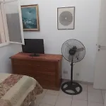 Habitaciones Privadas Doble Y Single Con Bano Compartido En Casa Familiar