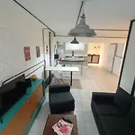Gran Y Economico Departamento Industrial Cerca De Todo!