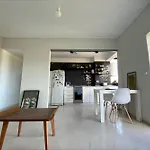 Apartamento Lleno De Luz, Acogedor Y Moderno Solo En Dolares
