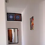 Amplio Departamento, 3 Ambientes, Muy Luminoso Y Muy Bien Comunicado.