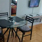 Comodo Departamento Con Balcon En Microcentro