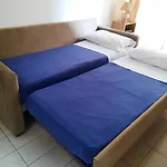 Sobre Av Rivadavia Con Wifi Luminoso Amplio Y Comodo Depto