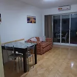 Departamento zona congreso con balcón a la calle
