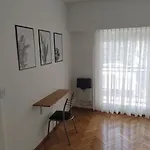 Monoambiente Amplio Y Luminoso Muy Cerca De Universidades Y Sanatorios.