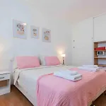 En El Corazon De Palermo Soho Hermoso Depto Familiar Para 4 Con Gran Piscina Y Jardin Con Seguridad 24 Hs Cochera Aparte Opcional En El Edificio