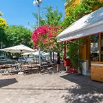 Soho Park - By Debarrio Aparts