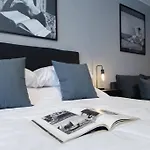Malvon Beautiful Suite