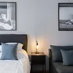 Malvon Beautiful Suite