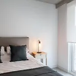 Aliso Deluxe Apartment