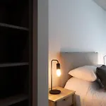 Aliso Deluxe Apartment