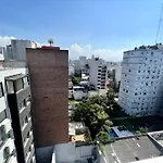 Deluxe Apartment In Great Location