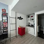 Tribeca Apart Studio