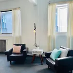 Urban Crown