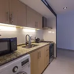 Exclusivo Departamento De Dos Ambientes Con Patio. Modernidad Y Sofisticacion Al Alcance De Tu Mano