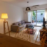Exclusivo Departamento De Dos Ambientes Con Patio. Modernidad Y Sofisticacion Al Alcance De Tu Mano