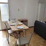 Departamento Av Corrientes Y Rodriguez Pena